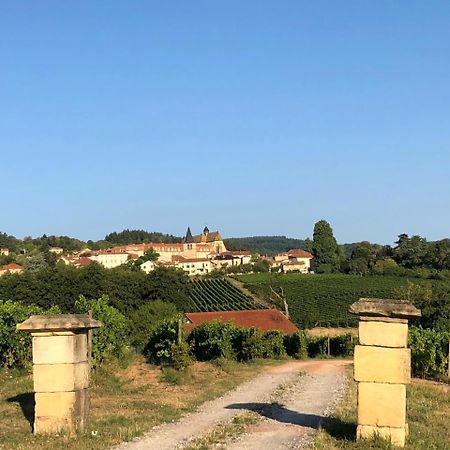 Gites Le Lancelot Ambierle Bagian luar foto